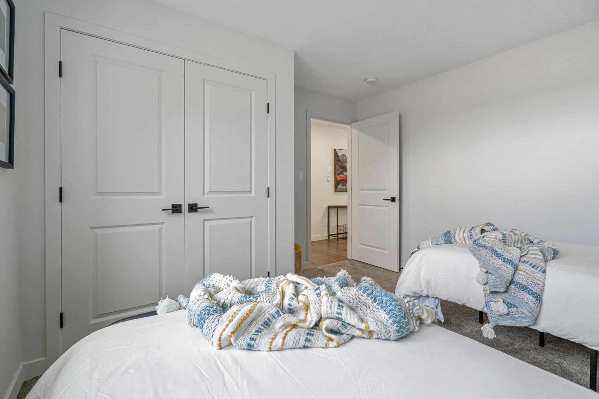 Villa Livingston Way I Sleep 6 I Netflix I Kitchen I Tv à Pincher Creek Extérieur photo